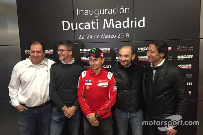 Jorge Lorenzo y Claudio Domenicali durante la presentación de la nueva tienda de Ducati en Madrid
