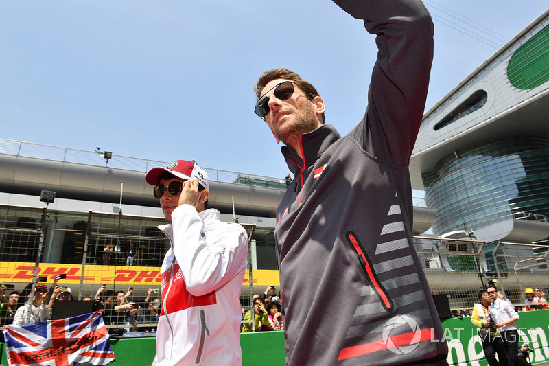 Charles Leclerc, Sauber e Romain Grosjean, Haas F1 nella drivers parade