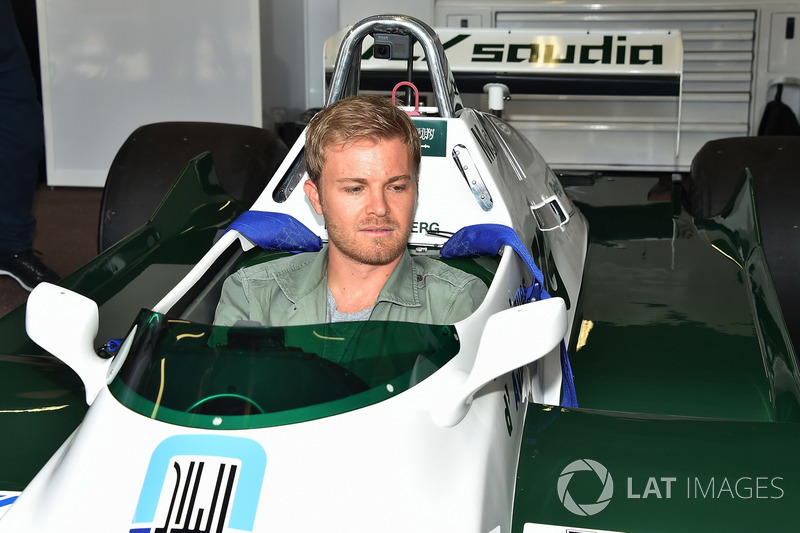 Nico Rosberg, nell'abitacolo della Williams FW08 del padre Keke Rosberg