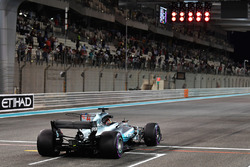 Льюіс Хемілтон, Mercedes-Benz F1 W08