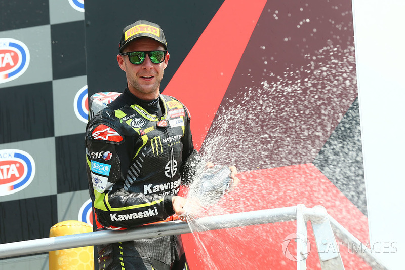 Podio: il vincitore della gara Jonathan Rea, Kawasaki Racing