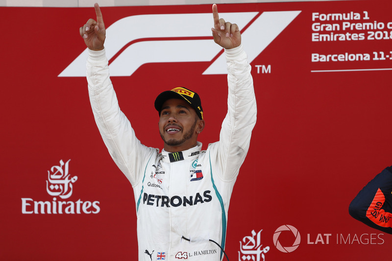 Lewis Hamilton, Mercedes AMG F1, festeggia la vittoria sul podio