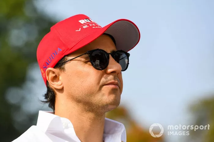 Ele se destacou ao chegar no Velho Continente, com títulos na Fórmula Renault (2000) e F3000 Europeia (2001). Isso, obviamente, o colocou nos radares da F1.