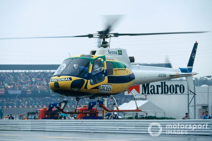 Ayrton Senna, McLaren leaves the circuit in his understated helicopter