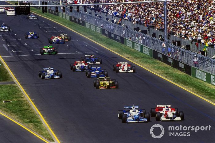 Mika Hakkinen, McLaren MP4-11 Mercedes, Gerhard Berger, Benetton B196 Renault