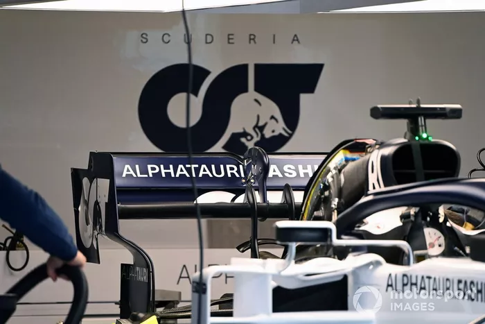 AlphaTauri AT01