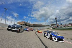 Chase Elliott, Hendrick Motorsports, Chevrolet and Aric Almirola, Stewart-Haas Racing, Ford lead the field