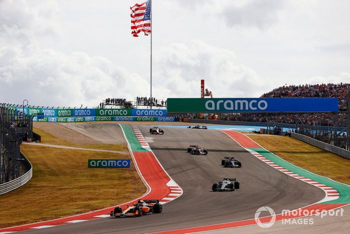 Daniel Ricciardo, McLaren MCL36, Yuki Tsunoda, AlphaTauri AT03, Nicholas Latifi, Williams FW44