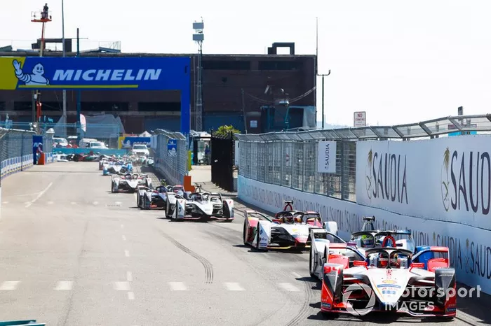 Pascal Wehrlein, Mahindra Racing, M5 Electro Alexander Sims, BMW I Andretti Motorsports, BMW iFE.18, Daniel Abt, Audi Sport ABT Schaeffler, Audi e-tron FE05 