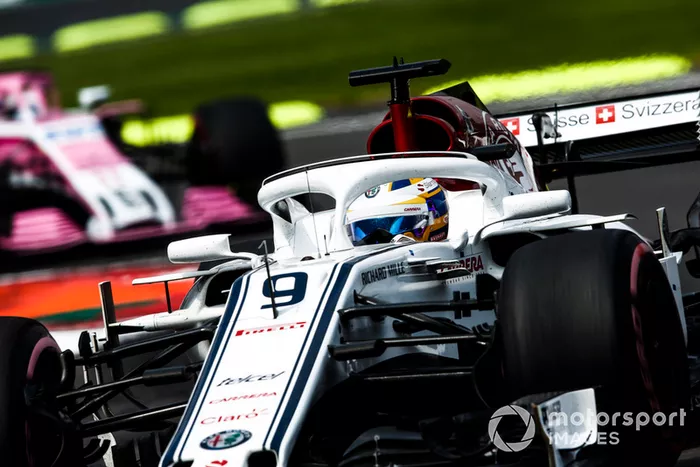 Marcus Ericsson, Sauber C37, Sergio Perez, Racing Point Force India VJM11