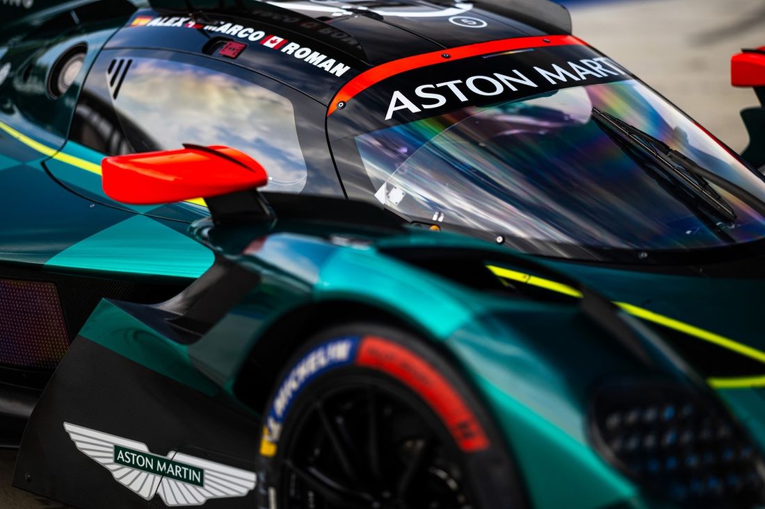 #009 Aston Martin Thor Team Aston Martin Valkyrie: Alex Riberas, Marco Sorensen, Roman De Angelis