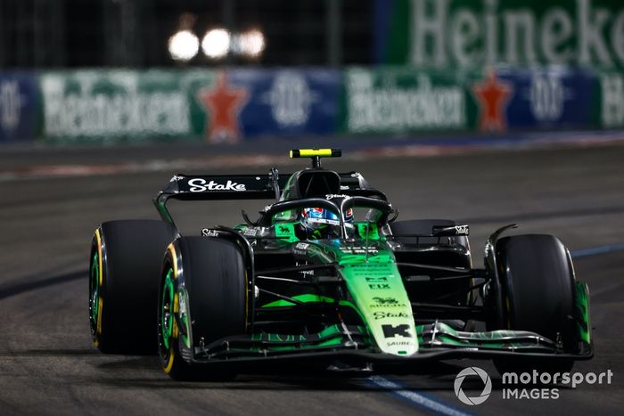 Zhou Guanyu, Stake F1 Team KICK Sauber C44