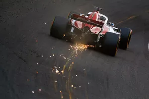 Scintille dalla monoposto di Marcus Ericsson, Sauber C37