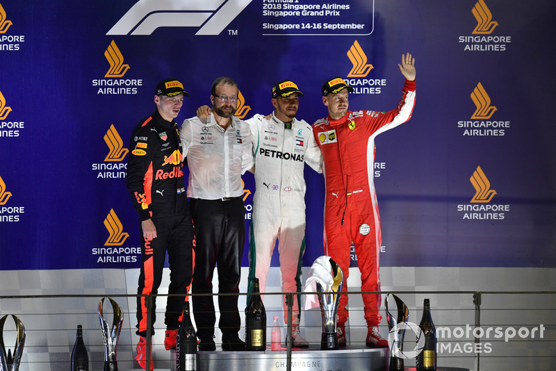 Podio: segundo lugar Max Verstappen, Red Bull Racing, ganador de la carrera Lewis Hamilton, Mercedes AMG F1 y tercer lugar Sebastian Vettel, Ferrari