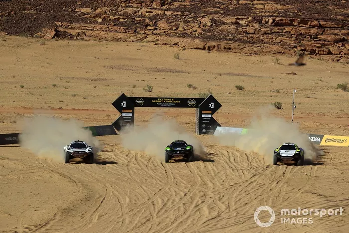 Catie Munnings, Timmy Hansen, Andretti United Extreme E, Christine 'GZ' Giampaoli Zonca, Oliver Bennett, Hispano Suiza Xite Energy Team, y Mikaela Ahlin-Kottulinsky, Jenson Button, JBXE Extreme-E Team