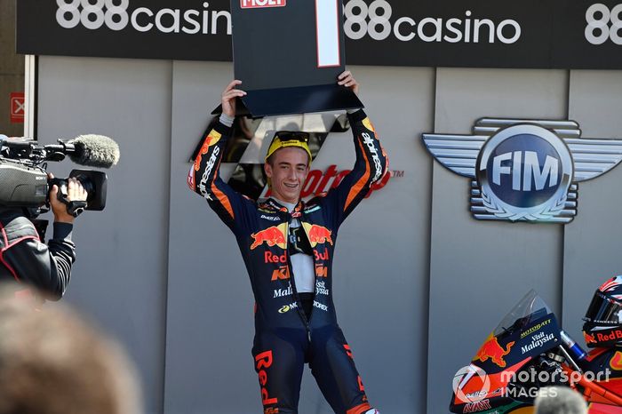 Ganador Pedro Acosta, Red Bull KTM Ajo