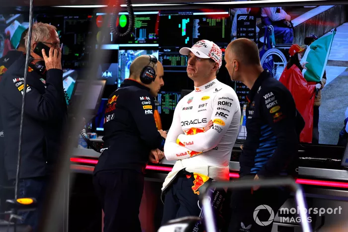 Max Verstappen, Red Bull Racing, dans le garage 