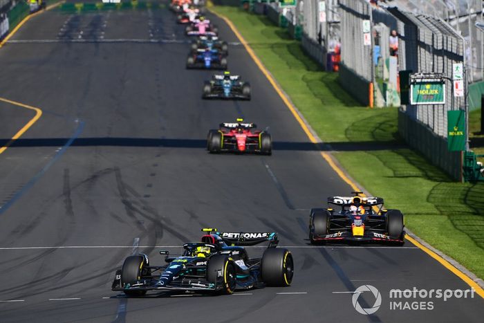 Lewis Hamilton, Mercedes F1 W14, Max Verstappen, Red Bull Racing RB19, Carlos Sainz, Ferrari SF-23