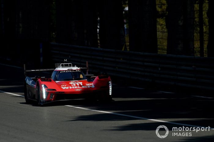 #311 Action Express Racing Cadillac V-Series.R de Pipo Derani, Alexander Sims, Jack Aitken