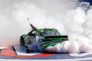 Race Winner Kyle Busch, Joe Gibbs Racing, Toyota Camry Interstate Batteries