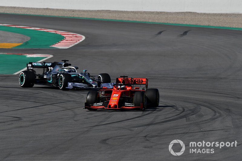 Себастьян Феттель, Ferrari SF90, и Валттери Боттас, Mercedes AMG F1 W10