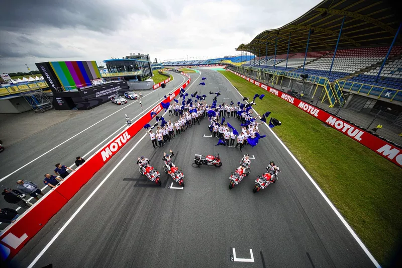 Svelata la livrea del 70° anniversario della Yamaha