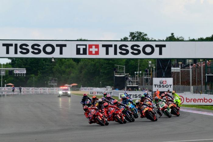 Race Start.