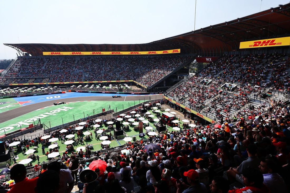 Liam Lawson, Racing Bulls Team, Yuki Tsunoda, Red Bull Racing