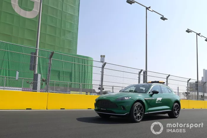 El Safety car Aston Martin