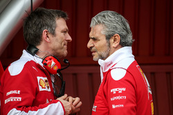 James Allison, Ferrari Chassis Technischer Direktor mit Maurizio Arrivabene, Ferrari Teamchef