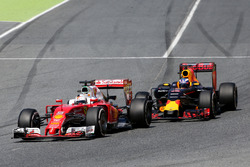 Sebastian Vettel, Scuderia Ferrari y Daniel Ricciardo, Red Bull Racing