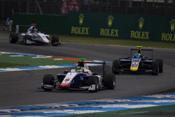 Sandy Stuvik, Trident precede Jake Hughes, DAMS