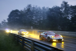 #3 Frikadelli Racing Team, Porsche 911 GT3 R: Klaus Abbelen, Sabine Schmitz, Patrick Huisman, Norbert Siedler