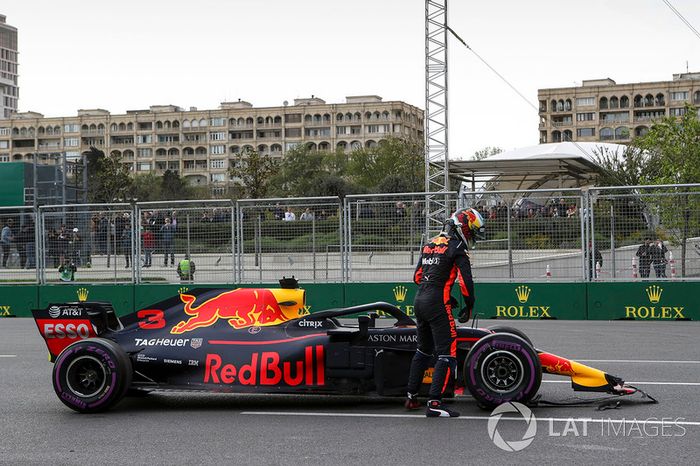 Race retiree Max Verstappen, Red Bull Racing RB14