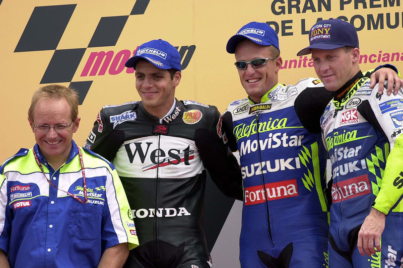 Podio: ganador, Sete Gibernau; segundo, Alex Barros; tercero, Kenny Roberts Jr.