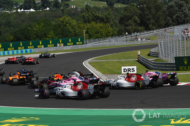 Marcus Ericsson, Sauber C37 y Charles Leclerc, Sauber C37