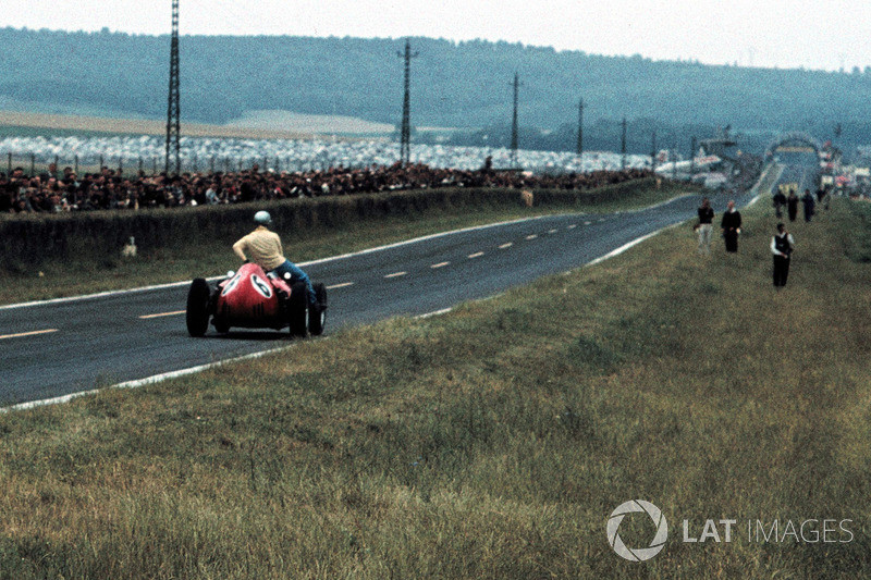 Reims 1960 : Willy Mairesse (Ferrari) carica Tony Brooks (Vanwall)