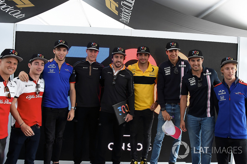 Fernando Alonso, McLaren, Fernando Alonso, McLaren, celebra su gran premio 300 con Ericsson, Leclerc, Gasly, Vandoorne, Sainz, Ocon, Pérez y Hartley