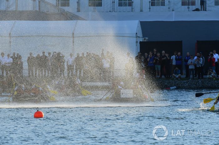 La carrera de balsas