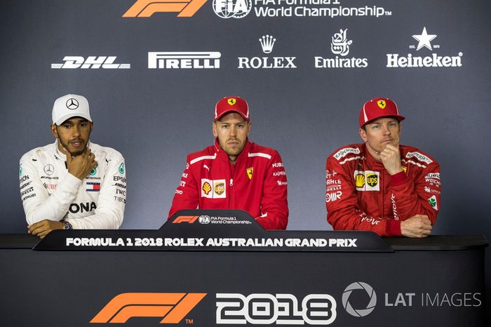 El Segundo lugar Lewis Hamilton, Mercedes-AMG F1, ganador de la carrera Sebastian Vettel, Ferrari y el tercer lugar Kimi Raikkonen, Ferrari en la conferencia de prensa