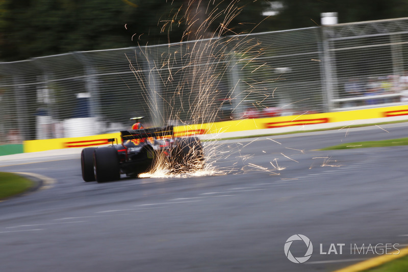 Max Verstappen, Red Bull Racing RB14 Tag Heuer, strikes up sparks