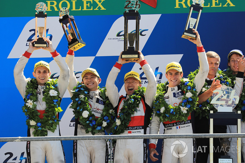 Podio: i vincitori della gara Timo Bernhard, Earl Bamber, Brendon Hartley, Porsche Team, al secondo posto Ho-Pin Tung, Oliver Jarvis, Thomas Laurent, DC Racing, al terzo posto Mathias Beche, David Heinemeier Hansson, Nelson Piquet Jr., Vaillante Rebellion