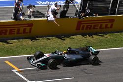Race winner Lewis Hamilton, Mercedes-Benz F1 W08 crosses the line