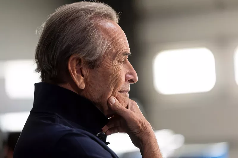 Jacky Ickx, Genesis Magma Racing Genesis