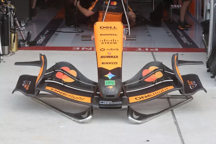 ماكلارين MCL40، التفاصيل الفنية