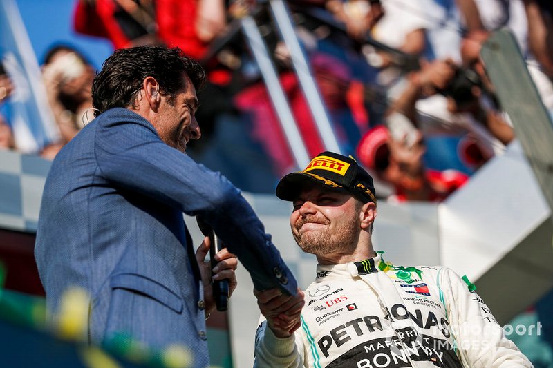 Podyum: Mark Webber ve Yarış galibi Valtteri Bottas, Mercedes AMG F1