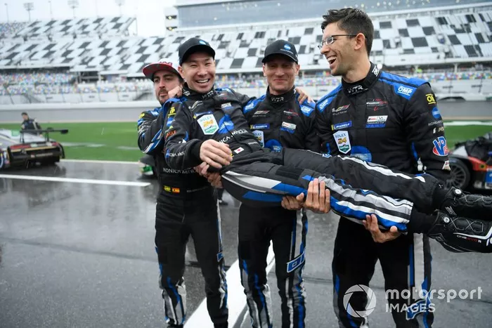 #10 Konica Minolta Cadillac DPi-V.R. Cadillac DPi, DPi: Renger Van Der Zande, Jordan Taylor, Fernando Alonso, Kamui Kobayashi
