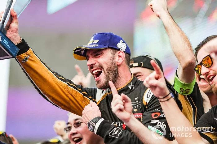 Jean-Eric Vergne, DS TECHEETAH, celebra en el podio