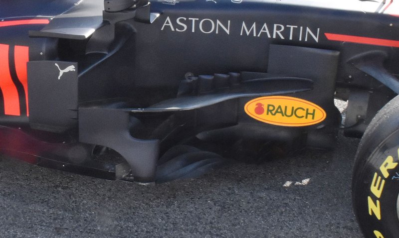 Le ponton de la Red Bull Racing RB15