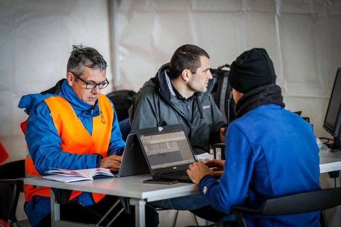 Verificaciones en Paul Ricard antes del embarque del Dakar 2020